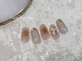 ちゅるんベージュチークネイル