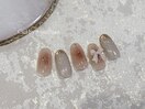 ちゅるんベージュチークネイル