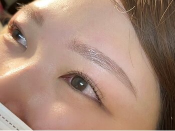 シャイニーラッシュ(shiny lash)の写真/マスク時代の新常識☆サロンクオリティの美眉スタイリングで今日からあなたも垢抜け目元美人に＊