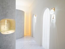 リラッシュ(Re Lash)/半個室の施術 room