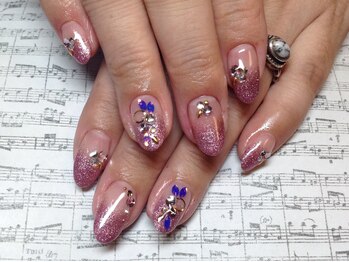 ラウト デコレーションアンドネイルサロン(Lauto Decoration&Nail Salon)/ラメグラネイル