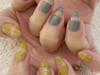 ウカ ひばりが丘(UKA)/左右色違いネイル