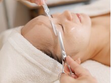 エイトオブワンズの雰囲気（お顔立ちを活かしたナチュナルで美しい眉デザインと明るい目元へ）