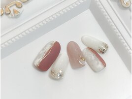 ブライダルにも！マーブルネイル