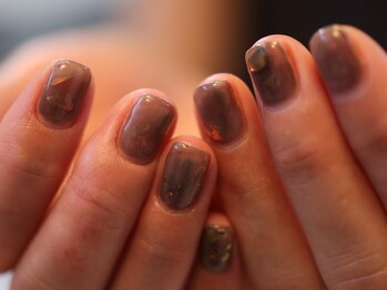 クロ(KURO)/夏のシアーブラックネイル