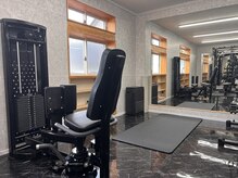 ファイブフィットネス(Fivefitness)の雰囲気（女性に人気のアブダクターとストレッチエリアもご用意しています）