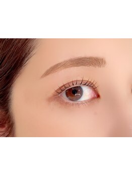 ナチュラル上品な目元にしたい