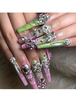 春らしいロングネイル