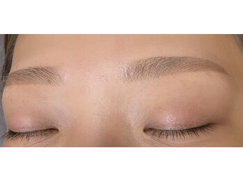 ビューステージ アイブロウサロン 秋田/平行眉