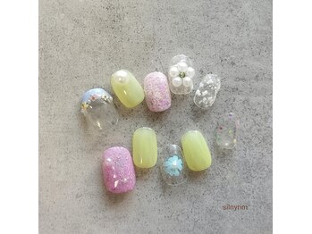 シルニー リム(Silny rim)/アシンメトリーニュアンスネイル