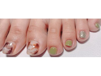 フット　親指デザイン