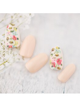 ラ カゼッタ(La casetta)/手描き花柄ネイル