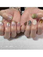 プリュネ(Prune)/グリーン/ホワイト/ブラウン