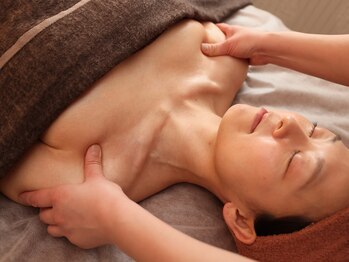 ボディメイクサロン ブリエ(briller)/デコルテもくまなく施術