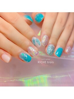 リッシュ トロワ(RICHE trois)/マーメイドネイル!