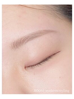ルーム(ROOM)/ナチュラル眉