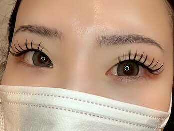 リュンヌ(Lune)/ボリュームのある目元に◎