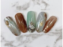 ラリュールネイル(L'Allure nail)/秋カーキブラウン×シェル￥8200