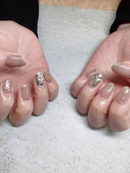 ラグネル(Luxnal)/ラメ細フレンチネイル