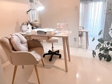シェリム(cherim)の雰囲気（【店内】ベージュとグレーで落ち着いた雰囲気です♪）