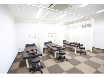 イロハ鍼灸整骨院 豊中市役所前院(IroHa鍼灸整骨院)/施術室