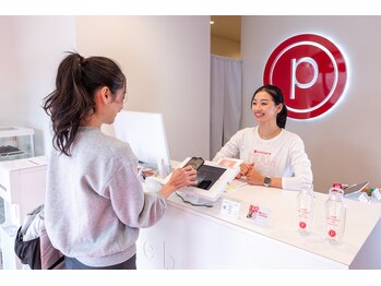 ピュアバー 自由が丘(Pure Barre)/フロントスタッフ