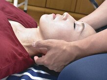 かいろの家 一手/【施術風景　ヘッド・首】