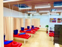 ビバ接骨院 芦屋駅前院(VIVA接骨院)の雰囲気（芦屋駅駅近で営業中！通いやすいからリピーター多数！）