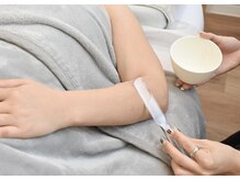 アロマアネラ アクア(Aroma Anela × AKUA)/ジェルを塗ります