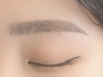 ネリネ 博多(nerine)/スッキリ！ストレート眉♪