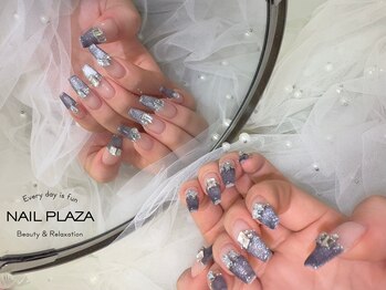 宝石ネイル