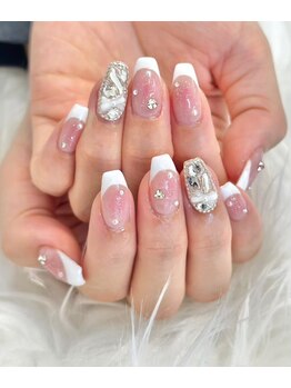 ナナズネイル 魚町店(NANA’sNail)/フレンチ×埋め尽くし