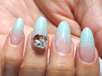 プールヴー☆オングル/グリーンラメのスカルプ