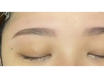 ビューステージ アイブロウサロン 秋田/平行アーチ眉