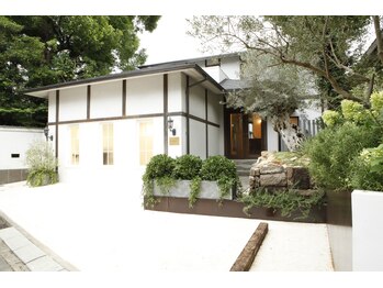 アユアラングレース/外観