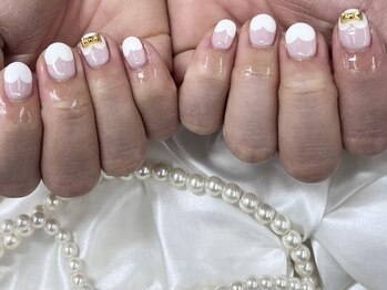 ハニービービー(Honey Bee Bee)/ハートフレンチネイル