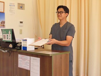 イーグル整骨院 ヨークタウン利府野中店/【1】受付