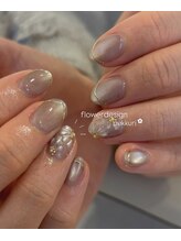 エヌーク バイ ブラウン(enurk by Brown)/大人のぷっくりお花ネイル×マグ