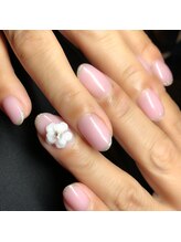 キャプラスネイル ミュウ(CAPLUS NAIL Mew)/お花ネイル