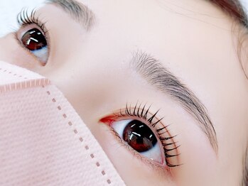 ウィンジュリー(Winjury)の写真/骨格に合わせデザイン!カットや間引きで濃さの調整も可能◎眉毛が整うだけでガラッと印象が変わります♪