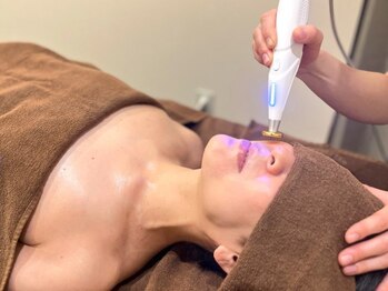 フラット(flat)の写真/《35歳以上の年齢肌に特化した施術》毛穴/たるみ/シミシワ改善で若々しい雰囲気を…♪