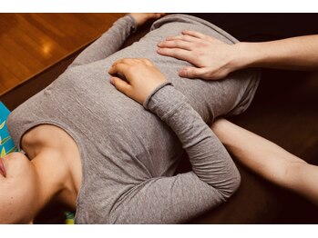 からだサロン ザイン/クラニオ-腹部-