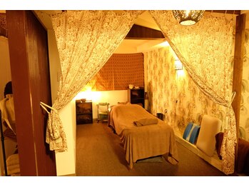 もみほぐしサロン イヤシンス/ゆったりとした空間で施術時間を