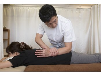 鍼灸整骨院ホスピスト 本郷三丁目本院の写真/《根本にはたらきかける鍼灸》首肩こり/腰痛/頭痛/膝の痛み等、深部に届く鍼灸で“戻りにくい身体”へ。