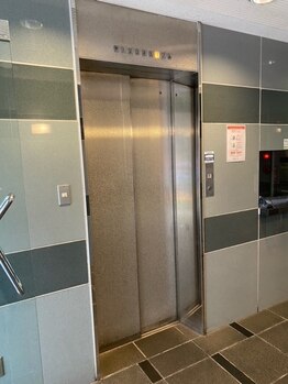 青梅やわらか整体/エレベーターでお上がりください