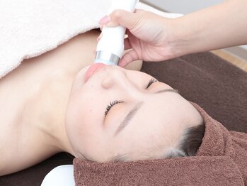 ファスト 大阪吹田岸辺店(fast)の写真/【最新機器エルフィーノで小顔×美肌☆】究極のリフトアップ体験！《初回は半額でお試し♪》