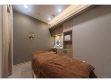 デフィー 六本松店(defi)/施術ルームへ移動