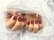 ヒラソルネイル(Girasol nail)/赤マグネットにラメグラ