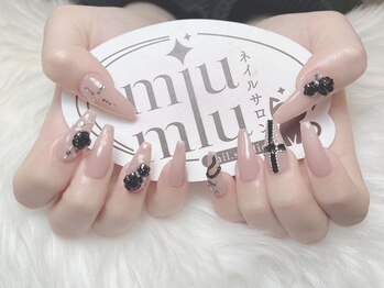 ミュウミュウ(miumiu)/春ネイル