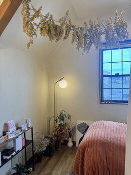 モモサロン(MoMo Salon)/アイサロンブース